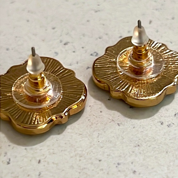 NWT Navy & White Marble Glass Post Earrings. - Picture 3 of 5